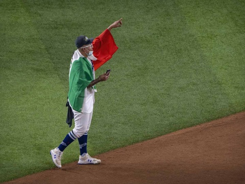 ¡Qué viva México! Exclamó orgulloso Julio Urías