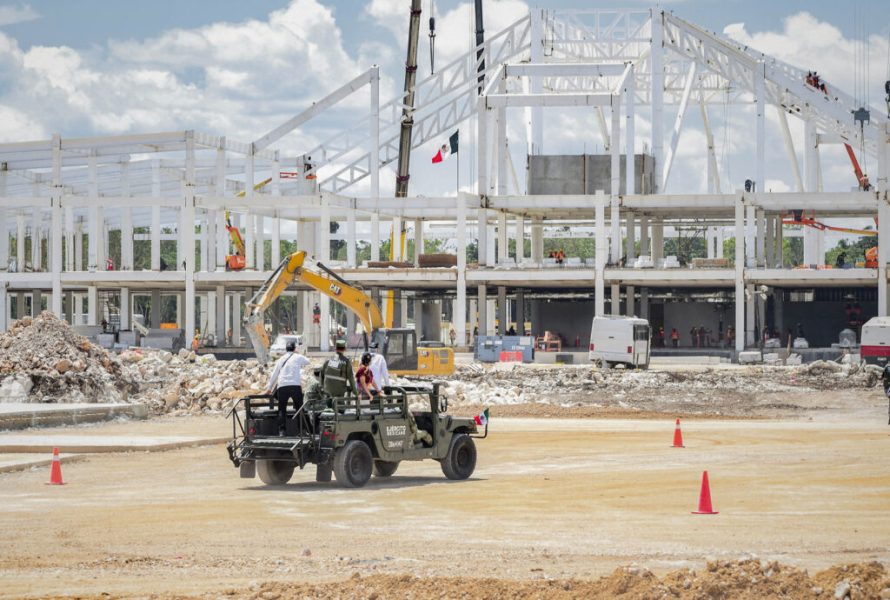 En diciembre será inaugurado aeropuerto de Tulum: AMLO; muestra proceso de la obra