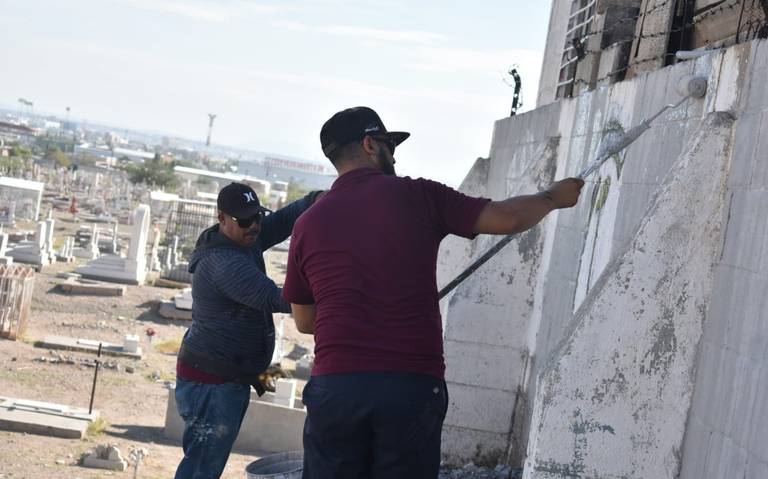 Inicia limpieza para celebración del Día de Muertos