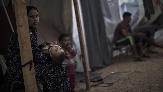 OMS señala riesgo de más muertes por enfermedades que por bombardeos en Gaza