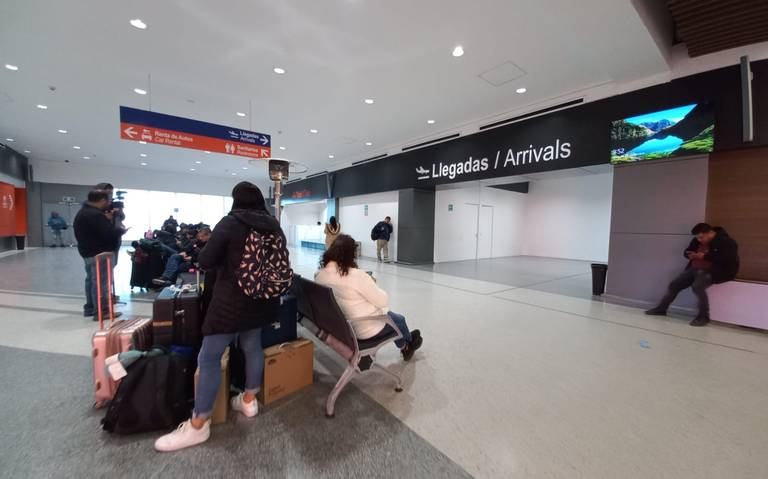 Aerolínea deja tirados a viajeros en el aeropuerto de Juárez; vuelo saldría a CDMX